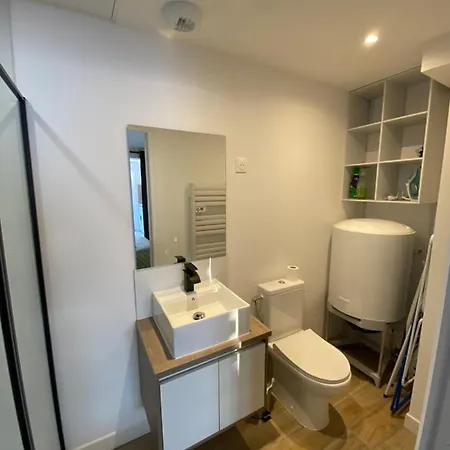 Les De Marion Apartment